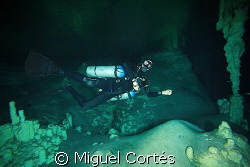 Cavern. by Miguel Cortés 